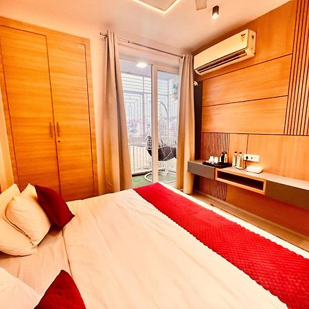 Pearl Grand Boutique Cottage In Omaxe Anandam Vrindavan - #Premium Ac Rooms With Balcony #Big Parking #Lift #Garden #Peaceful Area #Near Prem Mandir #Property Of The Year #Most Awarded מראה חיצוני תמונה