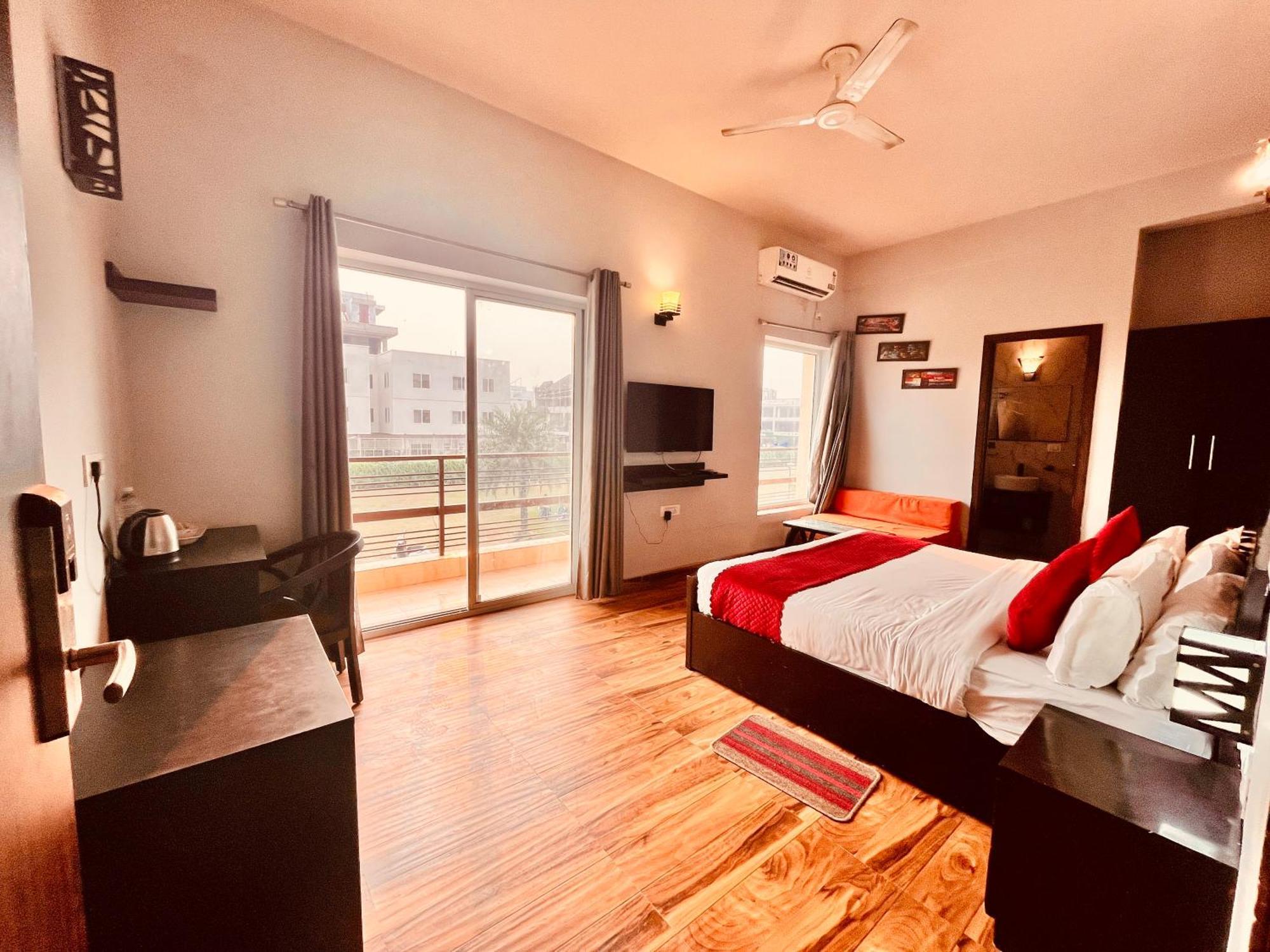 Pearl Grand Boutique Cottage In Omaxe Anandam Vrindavan - #Premium Ac Rooms With Balcony #Big Parking #Lift #Garden #Peaceful Area #Near Prem Mandir #Property Of The Year #Most Awarded מראה חיצוני תמונה