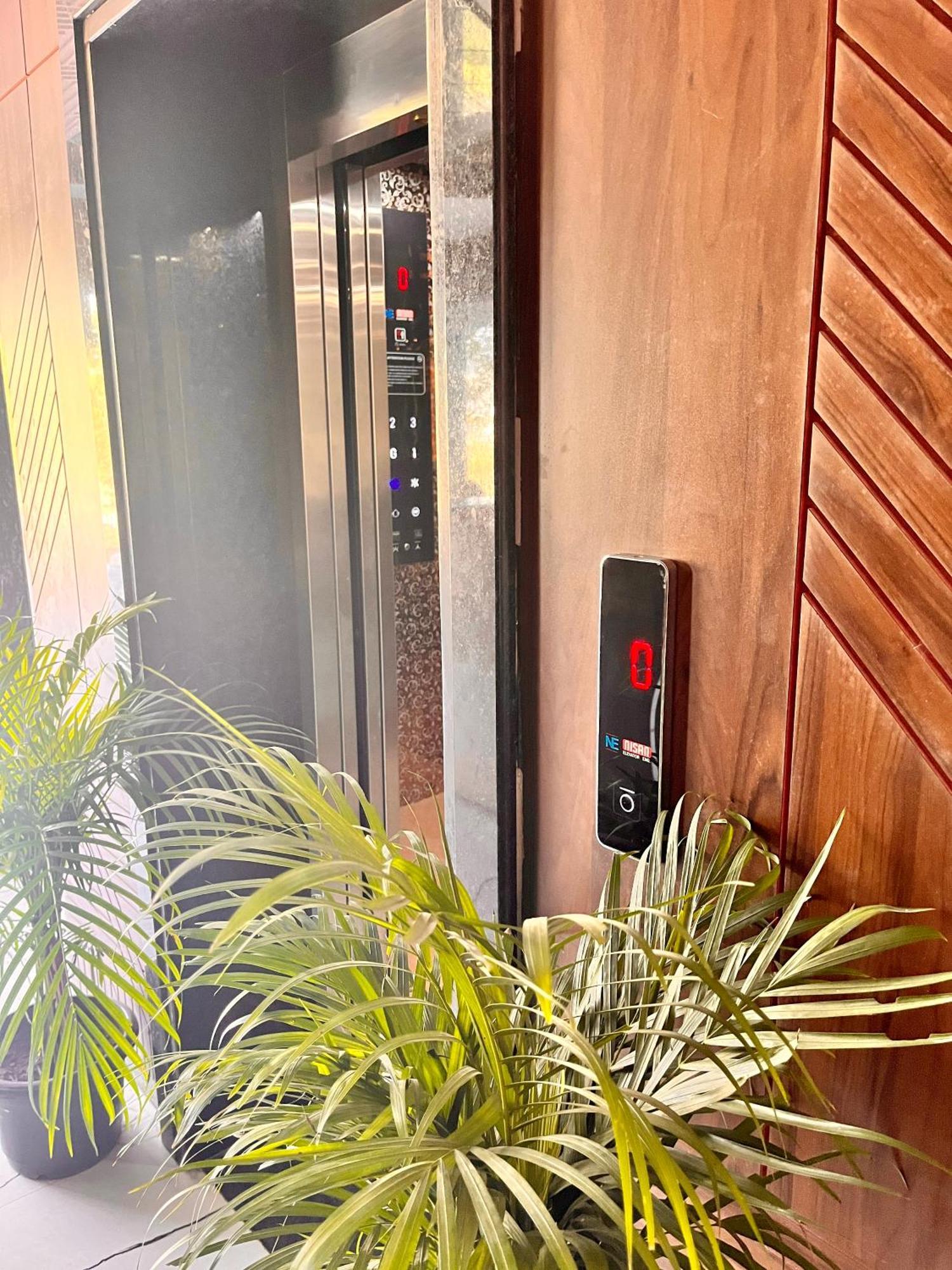 Pearl Grand Boutique Cottage In Omaxe Anandam Vrindavan - #Premium Ac Rooms With Balcony #Big Parking #Lift #Garden #Peaceful Area #Near Prem Mandir #Property Of The Year #Most Awarded מראה חיצוני תמונה