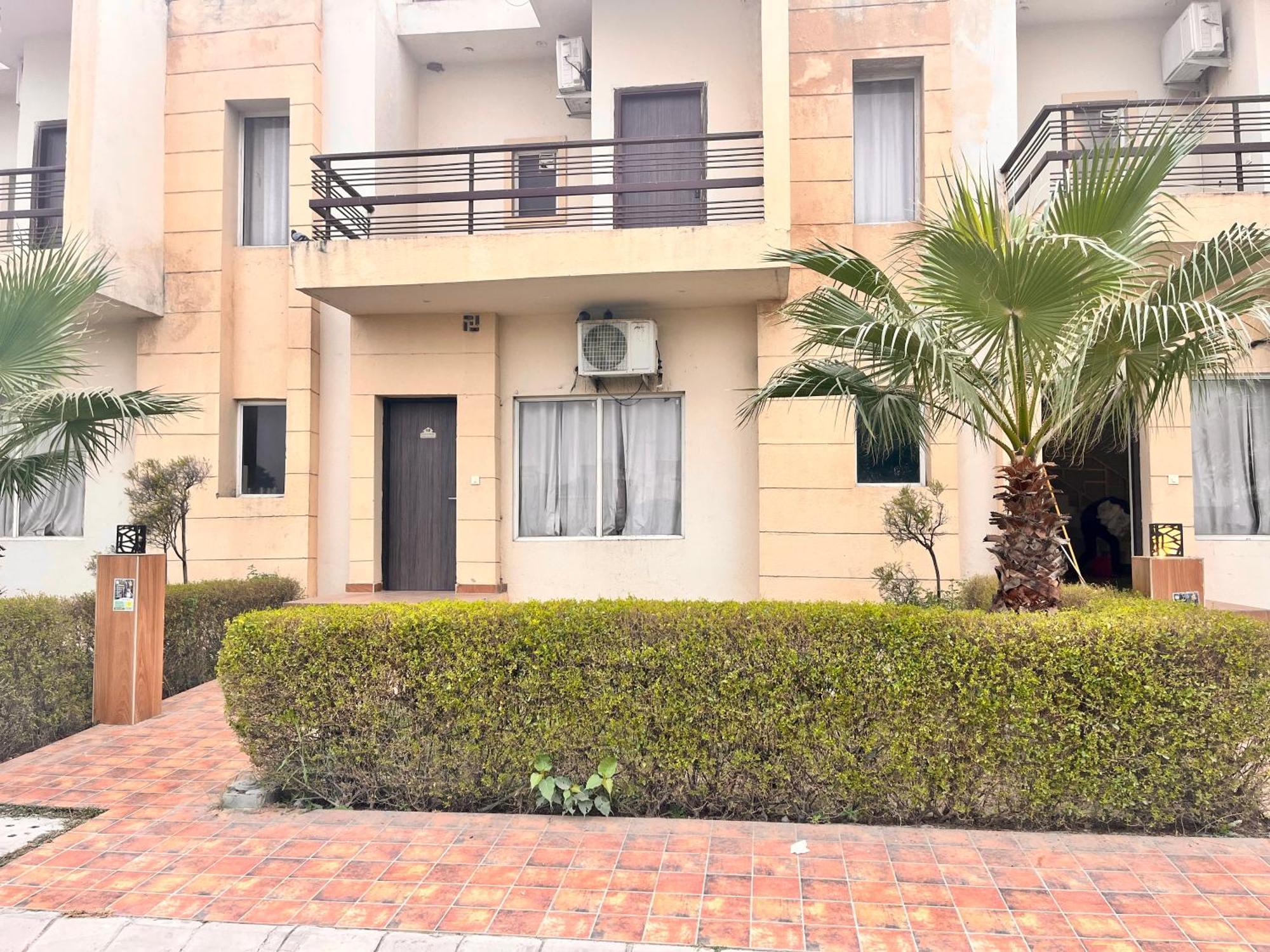 Pearl Grand Boutique Cottage In Omaxe Anandam Vrindavan - #Premium Ac Rooms With Balcony #Big Parking #Lift #Garden #Peaceful Area #Near Prem Mandir #Property Of The Year #Most Awarded מראה חיצוני תמונה