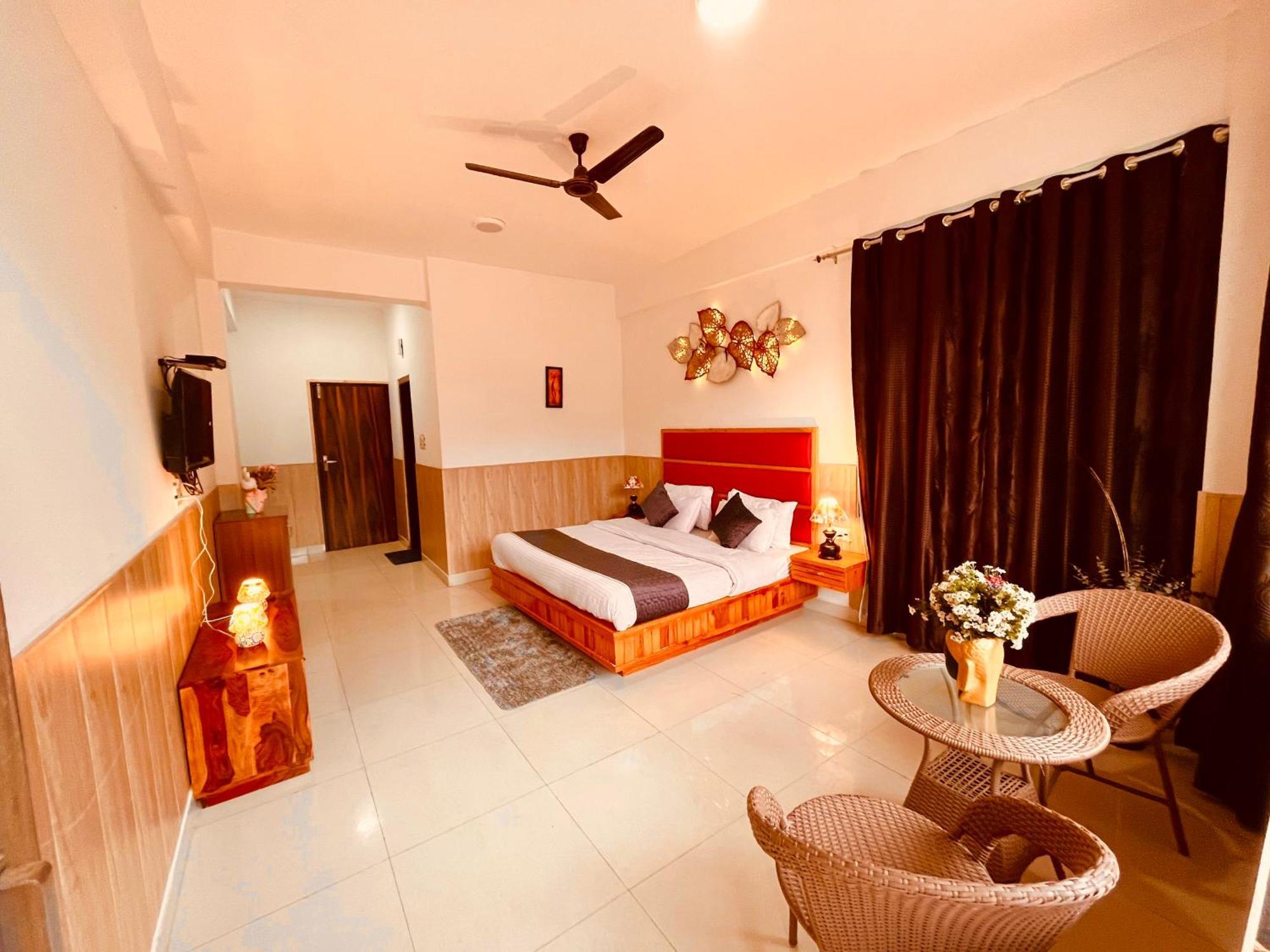 Pearl Grand Boutique Cottage In Omaxe Anandam Vrindavan - #Premium Ac Rooms With Balcony #Big Parking #Lift #Garden #Peaceful Area #Near Prem Mandir #Property Of The Year #Most Awarded מראה חיצוני תמונה