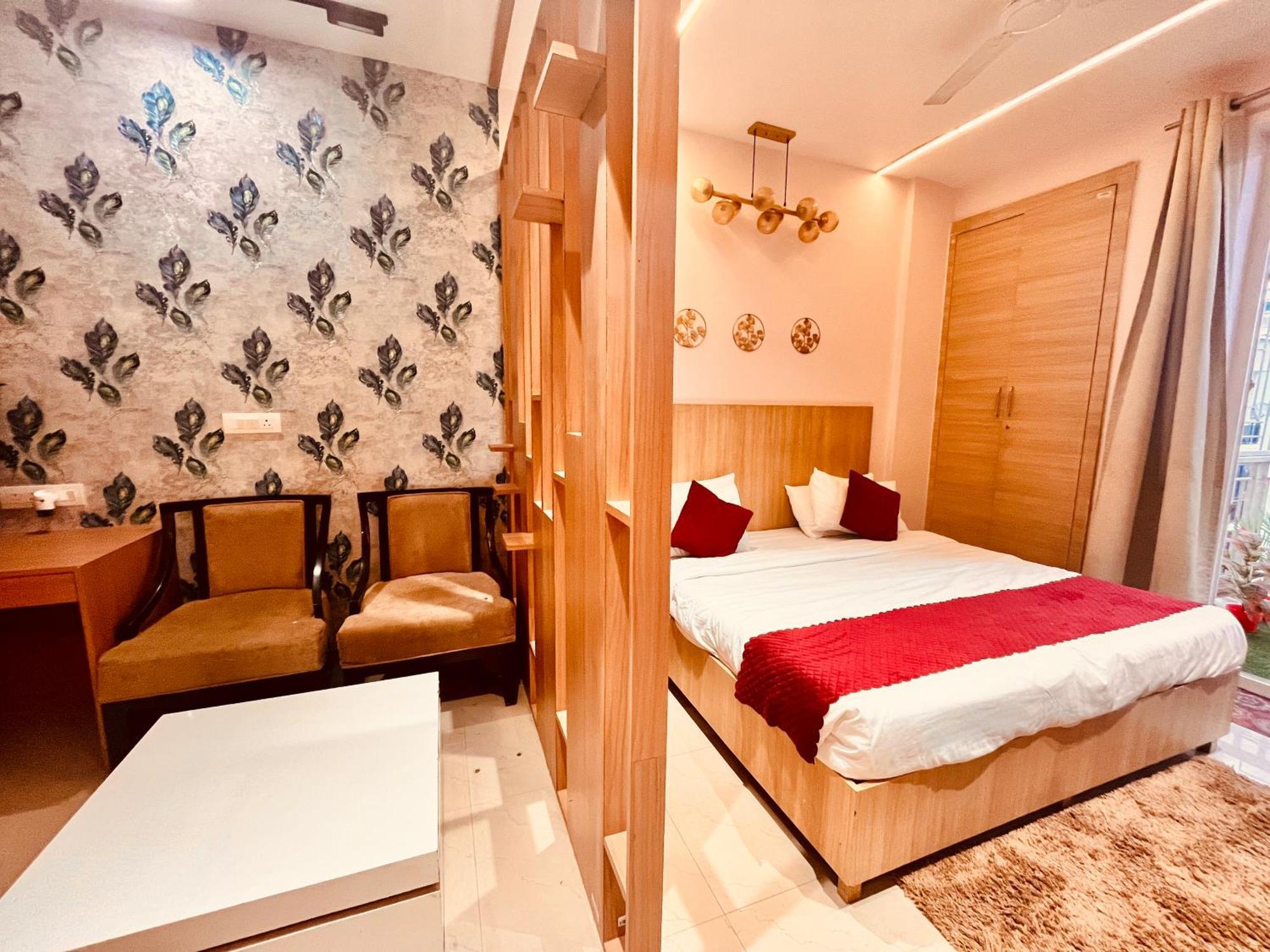 Pearl Grand Boutique Cottage In Omaxe Anandam Vrindavan - #Premium Ac Rooms With Balcony #Big Parking #Lift #Garden #Peaceful Area #Near Prem Mandir #Property Of The Year #Most Awarded מראה חיצוני תמונה