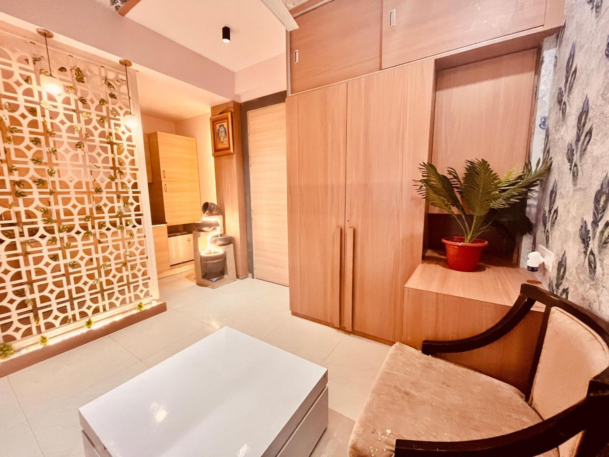 Pearl Grand Boutique Cottage In Omaxe Anandam Vrindavan - #Premium Ac Rooms With Balcony #Big Parking #Lift #Garden #Peaceful Area #Near Prem Mandir #Property Of The Year #Most Awarded מראה חיצוני תמונה