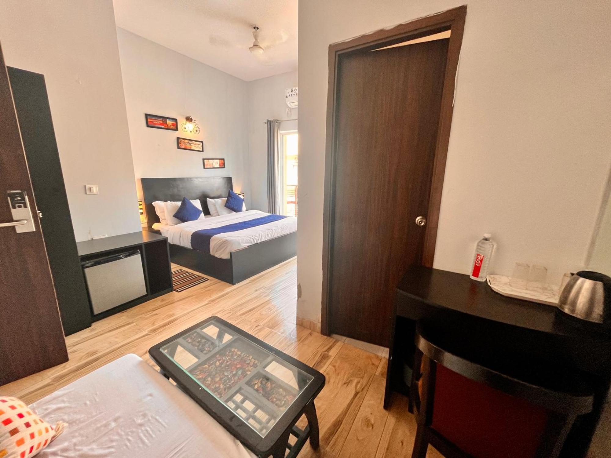 Pearl Grand Boutique Cottage In Omaxe Anandam Vrindavan - #Premium Ac Rooms With Balcony #Big Parking #Lift #Garden #Peaceful Area #Near Prem Mandir #Property Of The Year #Most Awarded מראה חיצוני תמונה