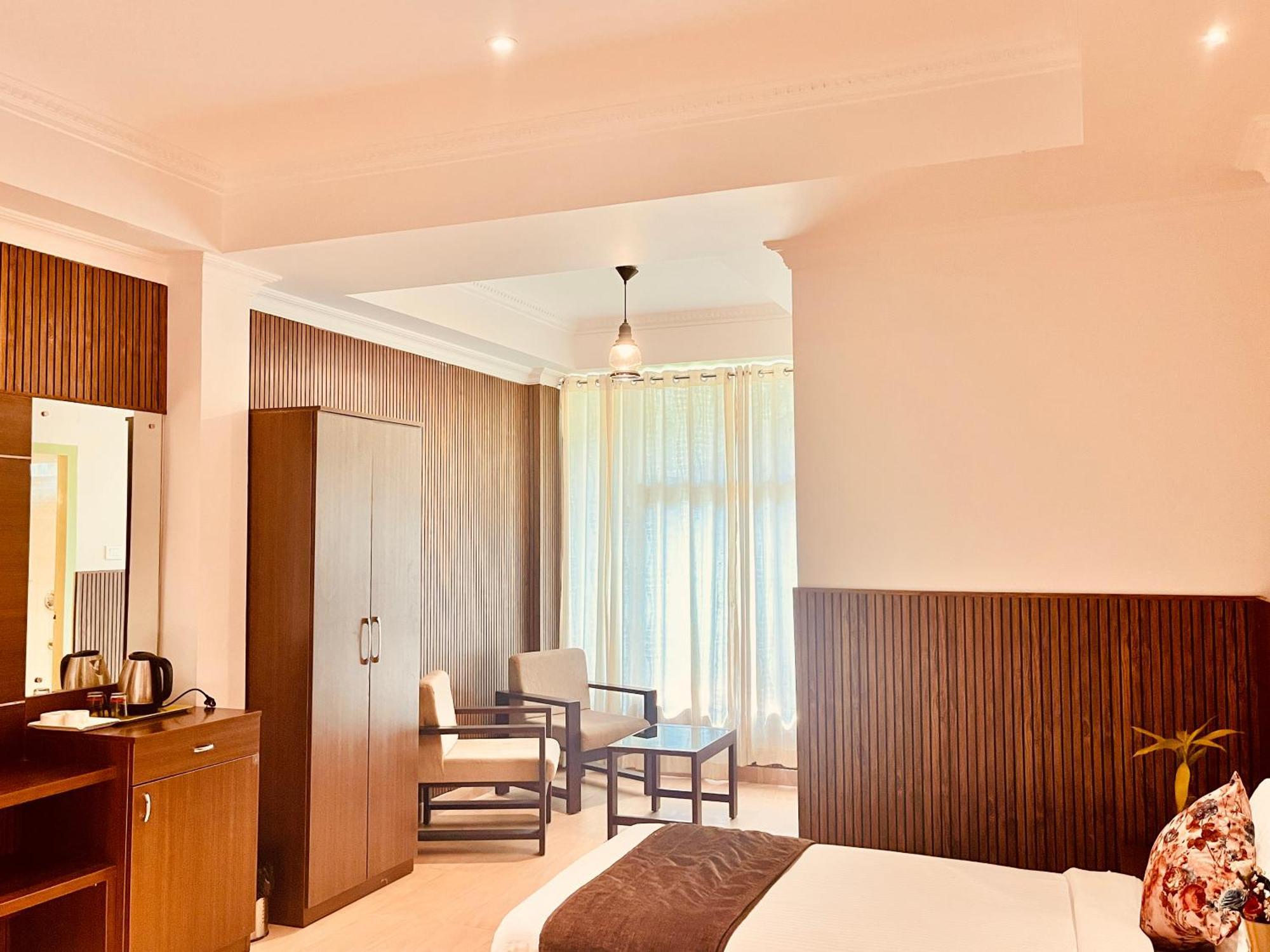 Pearl Grand Boutique Cottage In Omaxe Anandam Vrindavan - #Premium Ac Rooms With Balcony #Big Parking #Lift #Garden #Peaceful Area #Near Prem Mandir #Property Of The Year #Most Awarded מראה חיצוני תמונה
