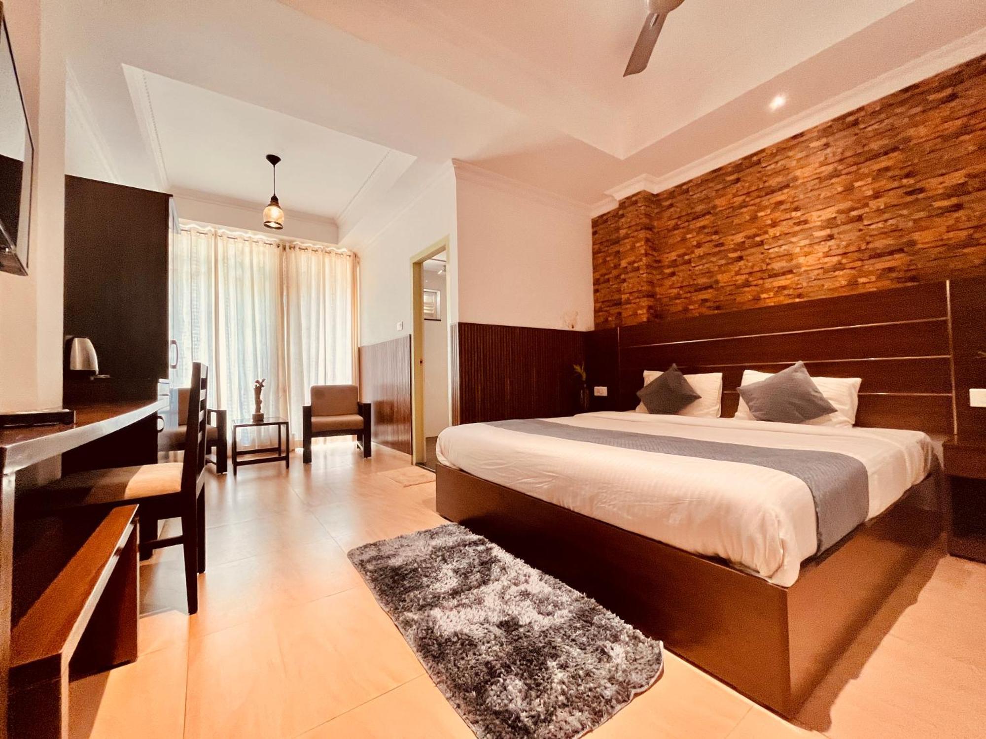 Pearl Grand Boutique Cottage In Omaxe Anandam Vrindavan - #Premium Ac Rooms With Balcony #Big Parking #Lift #Garden #Peaceful Area #Near Prem Mandir #Property Of The Year #Most Awarded מראה חיצוני תמונה