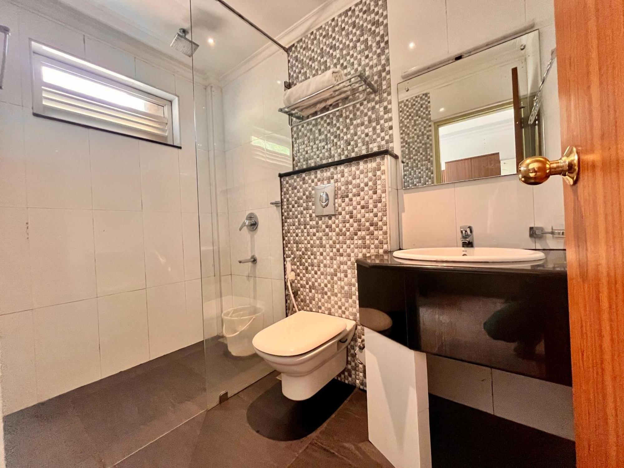 Pearl Grand Boutique Cottage In Omaxe Anandam Vrindavan - #Premium Ac Rooms With Balcony #Big Parking #Lift #Garden #Peaceful Area #Near Prem Mandir #Property Of The Year #Most Awarded מראה חיצוני תמונה
