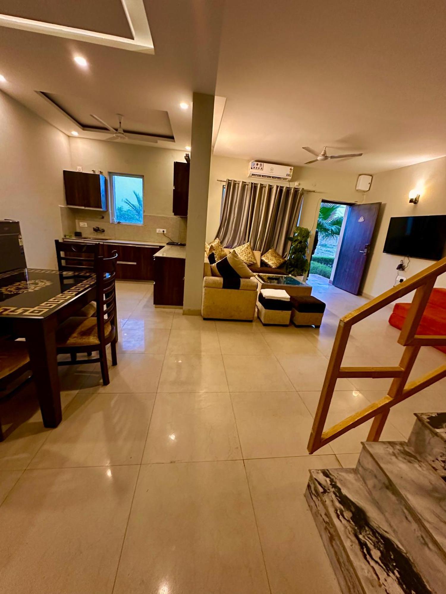 Pearl Grand Boutique Cottage In Omaxe Anandam Vrindavan - #Premium Ac Rooms With Balcony #Big Parking #Lift #Garden #Peaceful Area #Near Prem Mandir #Property Of The Year #Most Awarded מראה חיצוני תמונה