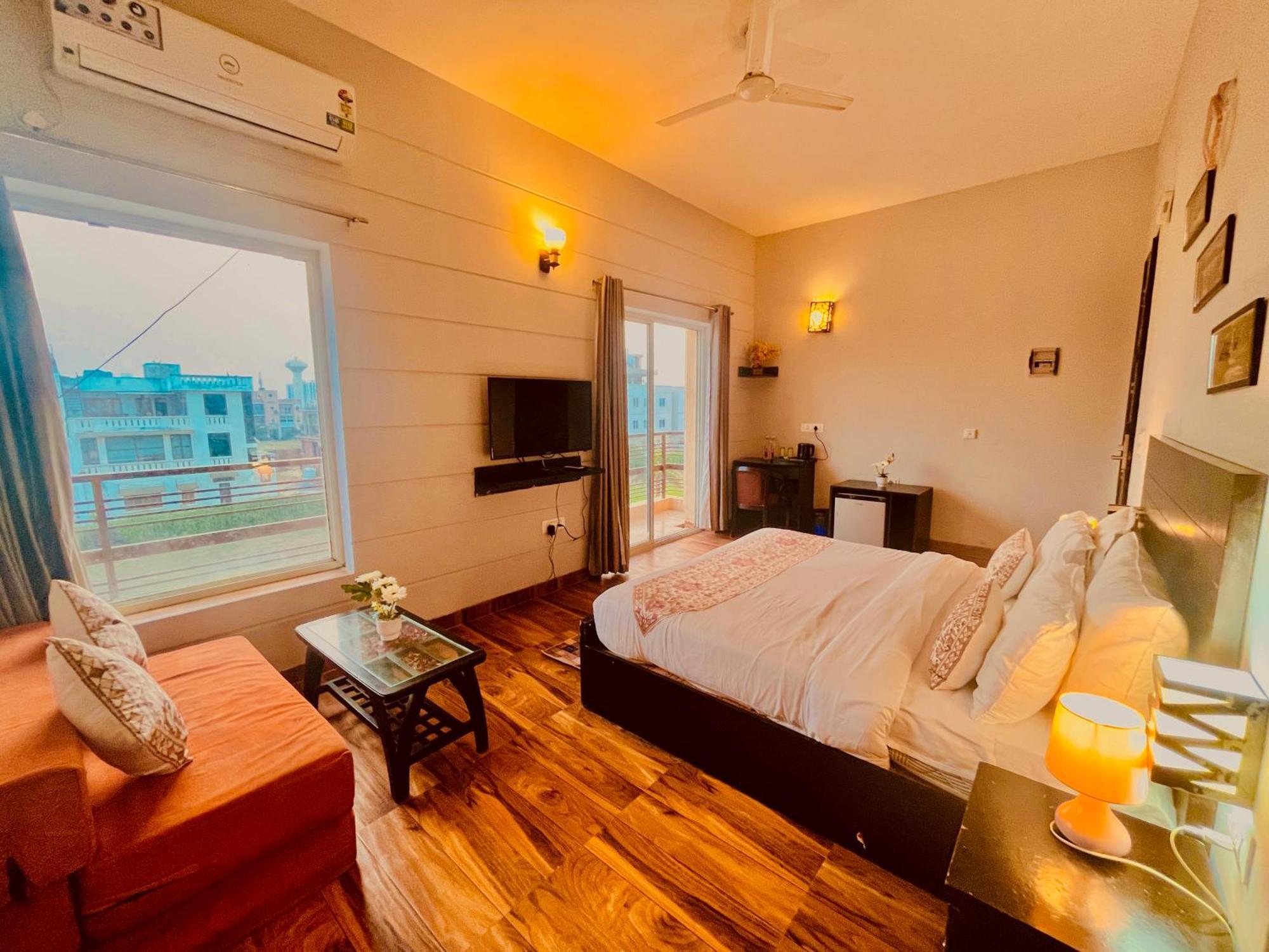 Pearl Grand Boutique Cottage In Omaxe Anandam Vrindavan - #Premium Ac Rooms With Balcony #Big Parking #Lift #Garden #Peaceful Area #Near Prem Mandir #Property Of The Year #Most Awarded מראה חיצוני תמונה