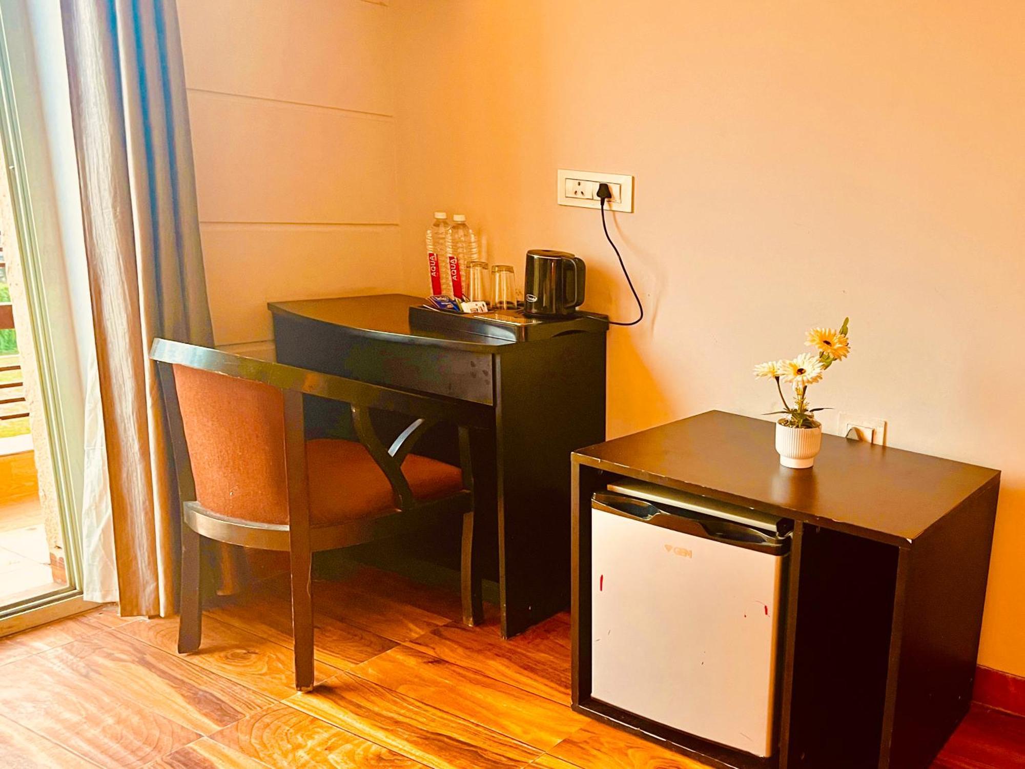 Pearl Grand Boutique Cottage In Omaxe Anandam Vrindavan - #Premium Ac Rooms With Balcony #Big Parking #Lift #Garden #Peaceful Area #Near Prem Mandir #Property Of The Year #Most Awarded מראה חיצוני תמונה